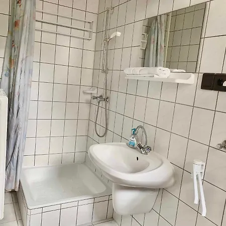 Guszti